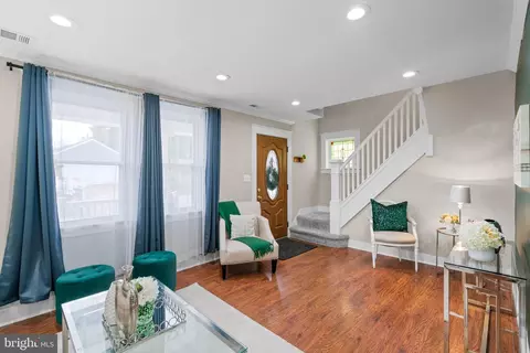Living - 521 Fairview Ave, Baltimore, MD 21224 photo 4 of 4