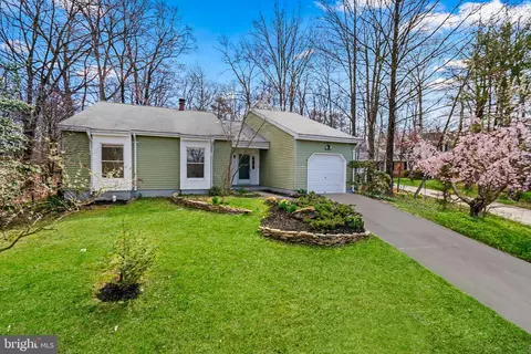 17 Helms Pick Ct, Catonsville, MD 21228