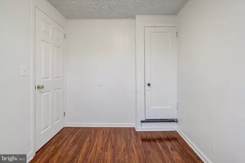 Entry Way - 411 Maple Ln, Dundalk, MD 21222 photo 1 of 3