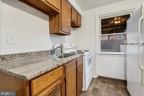 Kitchen - 411 Maple Ln, Dundalk, MD 21222 photo 3 of 5