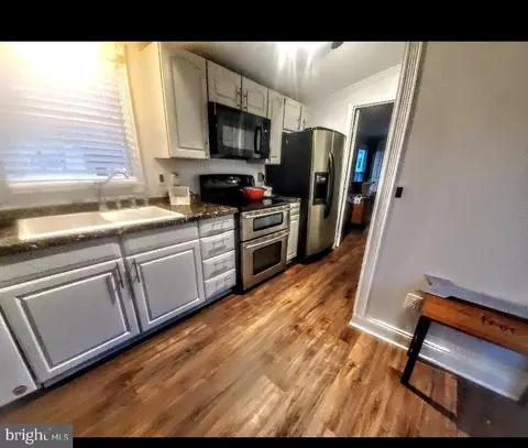 5 Tearose Dr, Middle River, MD 21220 photo 3