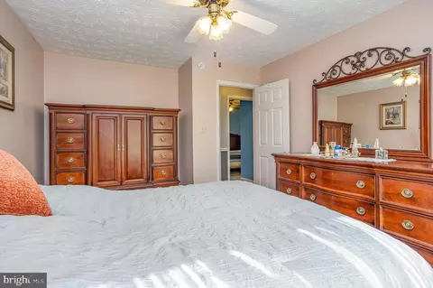 Bedroom - 9215 Ramblebrook Rd, Nottingham, MD 21236 photo 3 of 6