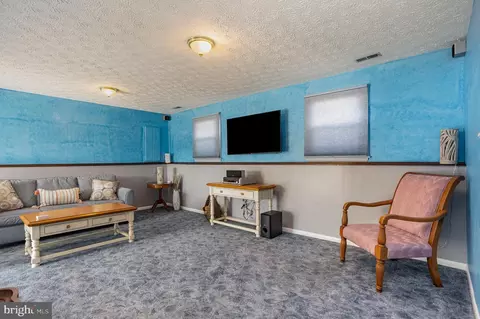 Living - 9215 Ramblebrook Rd, Nottingham, MD 21236 photo 3 of 6