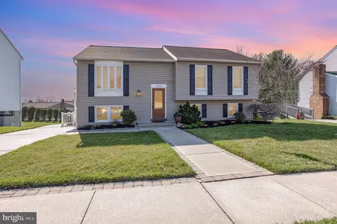 Exterior - 9215 Ramblebrook Rd, Nottingham, MD 21236 photo 2 of 9