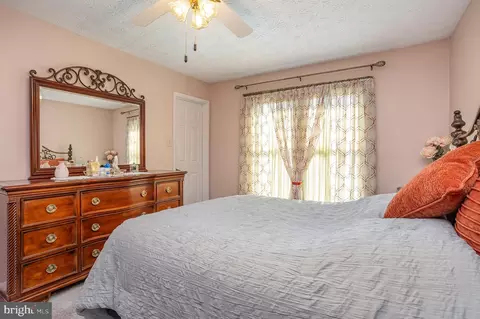 Bedroom - 9215 Ramblebrook Rd, Nottingham, MD 21236 photo 2 of 6