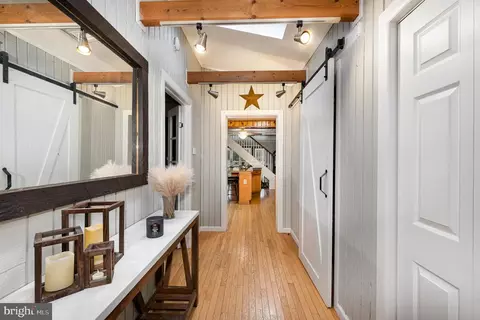 Entry Way - 3821 Clarks Pt, Middle River, MD 21220 photo 1 of 2