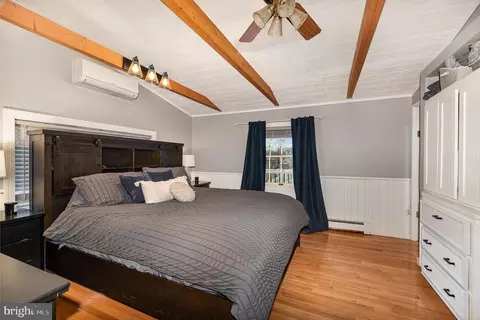 Bedroom - 3821 Clarks Pt, Middle River, MD 21220 photo 1 of 2