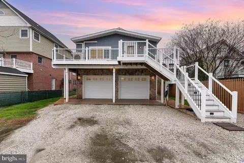 Exterior - 3821 Clarks Pt, Middle River, MD 21220 photo 3 of 8