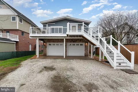 Exterior - 3821 Clarks Pt, Middle River, MD 21220 photo 4 of 8