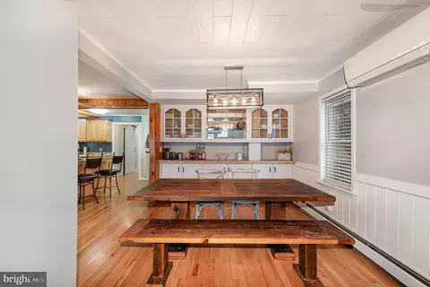 Dining - 3821 Clarks Pt, Middle River, MD 21220 photo 2 of 2