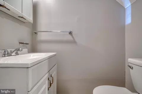 Bath - 974 Elton Ave, Baltimore, MD 21224 photo 3 of 3