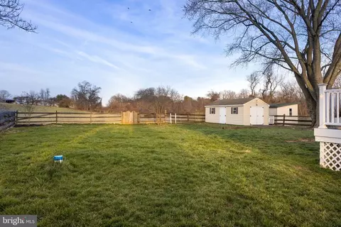 Exterior - 17205 Falls Rd, Upperco, MD 21155 photo 6 of 9
