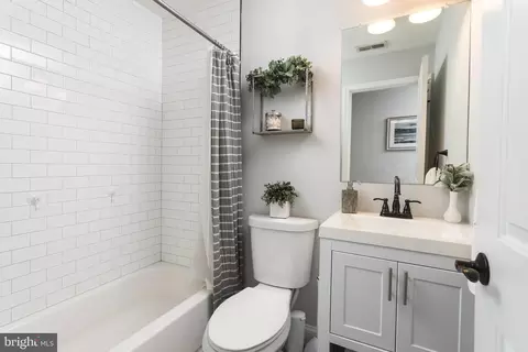 Bath - 17205 Falls Rd, Upperco, MD 21155 photo 1 of 3
