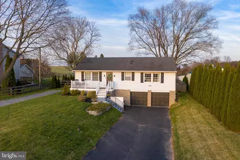 17205 Falls Rd, Upperco, MD 21155