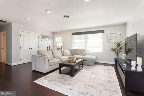 Living - 17205 Falls Rd, Upperco, MD 21155 photo 1 of 2