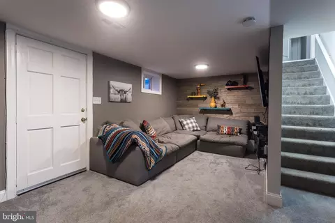 Exterior - 17205 Falls Rd, Upperco, MD 21155 photo 5 of 9