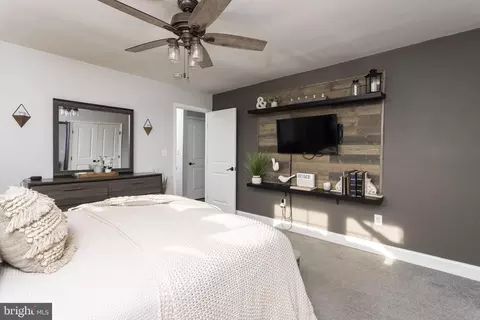 Bedroom - 17205 Falls Rd, Upperco, MD 21155 photo 5 of 6