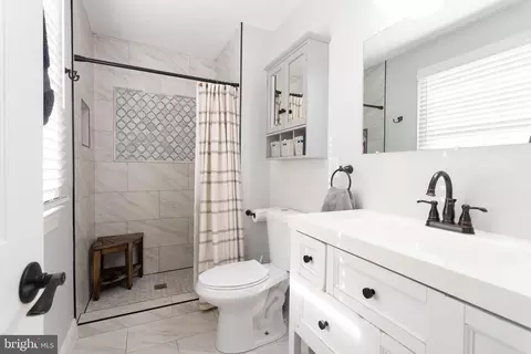 Bath - 17205 Falls Rd, Upperco, MD 21155 photo 2 of 3
