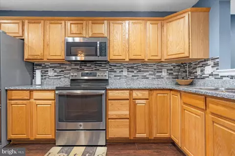 Kitchen - 9734 Selfridge Rd, Middle River, MD 21220 photo 4 of 5