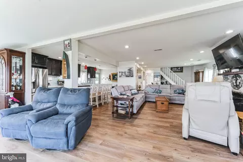 Living - 3944 New Section, Middle River, MD 21220 photo 2 of 3