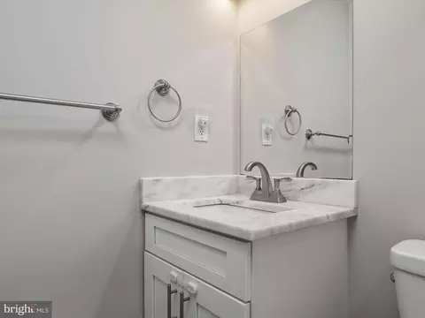 Bath - 6919 Gunder Ave, Middle River, MD 21220 photo 3 of 4
