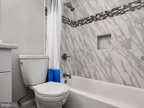 Bath - 6919 Gunder Ave, Middle River, MD 21220 photo 4 of 4