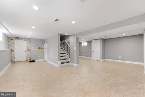 Entry Way - 610 Meyers Dr, Catonsville, MD 21228 photo 7 of 7