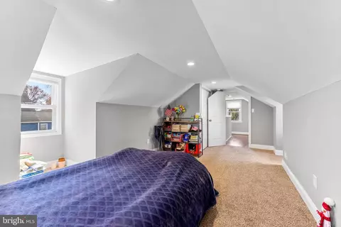 Entry Way - 610 Meyers Dr, Catonsville, MD 21228 photo 5 of 7