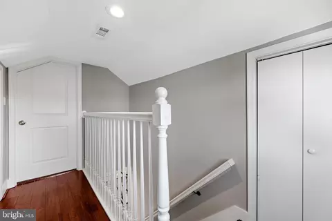 Entry Way - 610 Meyers Dr, Catonsville, MD 21228 photo 6 of 7