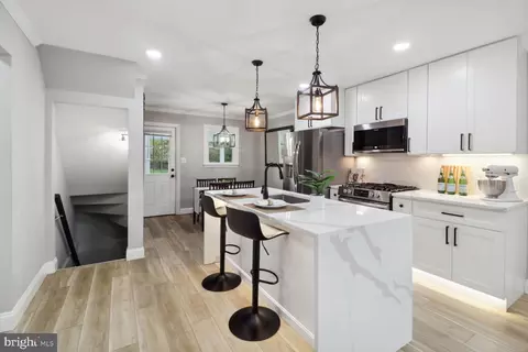 Kitchen - 5106 Benson Ave, Halethorpe, MD 21227 photo 3 of 5