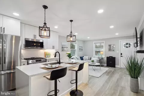 Kitchen - 5106 Benson Ave, Halethorpe, MD 21227 photo 4 of 5