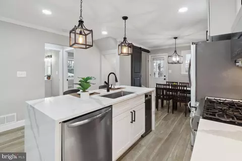 Kitchen - 5106 Benson Ave, Halethorpe, MD 21227 photo 5 of 5