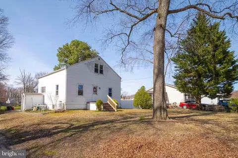 318 West Rd, Essex, MD 21221