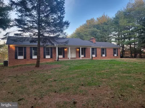 4 Limb Ct, White Hall, MD 21161