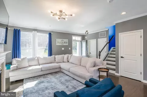 Living - 9236 Old Harford Rd, Parkville, MD 21234 photo 4 of 14