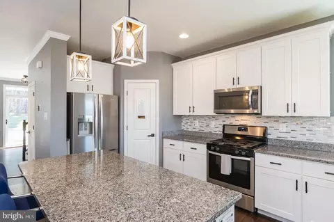 Kitchen - 9236 Old Harford Rd, Parkville, MD 21234 photo 2 of 8