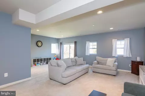 Living - 9236 Old Harford Rd, Parkville, MD 21234 photo 9 of 14