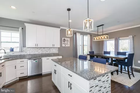 Kitchen - 9236 Old Harford Rd, Parkville, MD 21234 photo 6 of 8