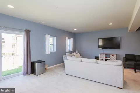 Living - 9236 Old Harford Rd, Parkville, MD 21234 photo 13 of 14