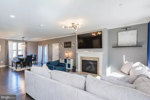 Living - 9236 Old Harford Rd, Parkville, MD 21234 photo 1 of 14