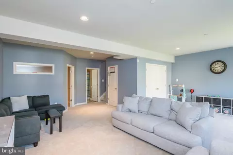 Living - 9236 Old Harford Rd, Parkville, MD 21234 photo 10 of 14