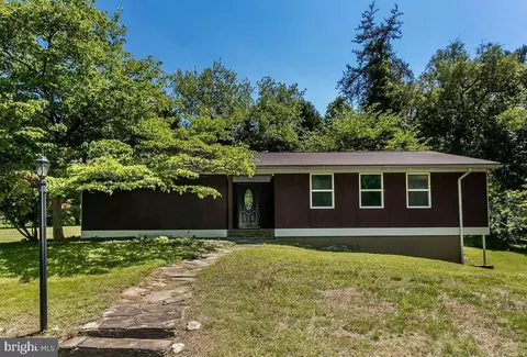 9133 Field Rd, Pikesville, MD 21208