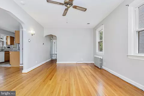 Living - 5311 Highview Rd, Halethorpe, MD 21227 photo 2 of 4