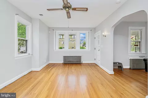 Living - 5311 Highview Rd, Halethorpe, MD 21227 photo 3 of 4