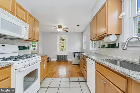 Kitchen - 5311 Highview Rd, Halethorpe, MD 21227 photo 3 of 4