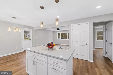 Entry Way - 11207 Baker Ave, White Marsh, MD 21162 photo 5 of 15