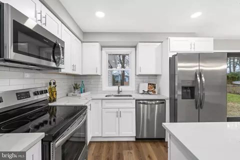 Kitchen - 11207 Baker Ave, White Marsh, MD 21162 photo 4 of 4