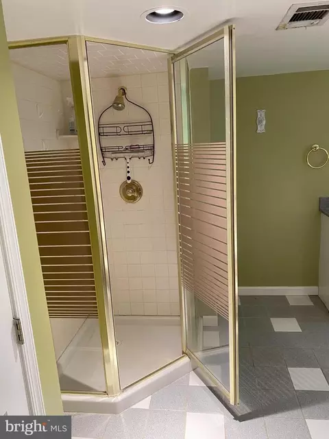 Bath - 320 Lambeth, Catonsville, MD 21228 photo 5 of 5