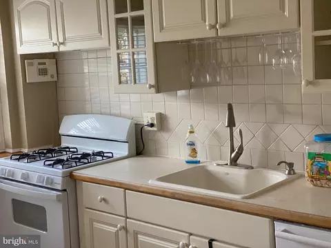 Kitchen - 320 Lambeth, Catonsville, MD 21228 photo 3 of 5