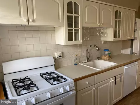 Kitchen - 320 Lambeth, Catonsville, MD 21228 photo 4 of 5